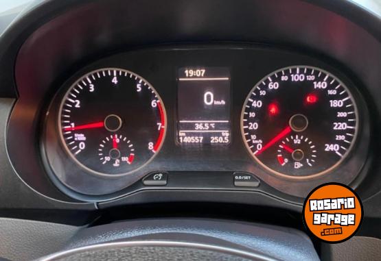 Autos - Volkswagen Suran Highline 2016 Nafta 139000Km - En Venta