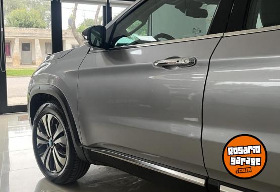 Camionetas - Fiat TORO VOLCANO AT 4X2 2024 Nafta 3800Km - En Venta