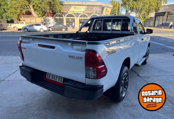 Camionetas - Toyota Hilux cabina simple 2016 Diesel 160000Km - En Venta