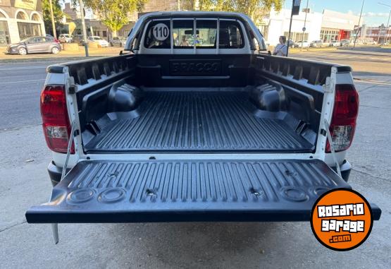 Camionetas - Toyota Hilux cabina simple 2016 Diesel 160000Km - En Venta