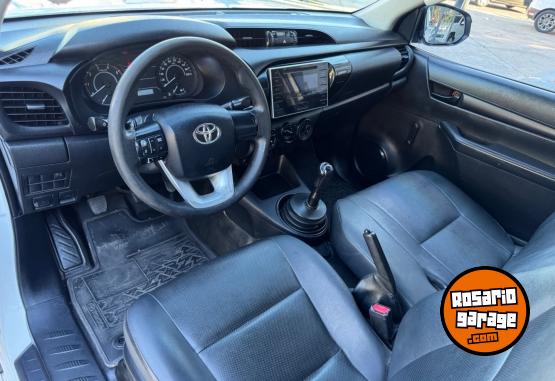 Camionetas - Toyota Hilux cabina simple 2016 Diesel 160000Km - En Venta