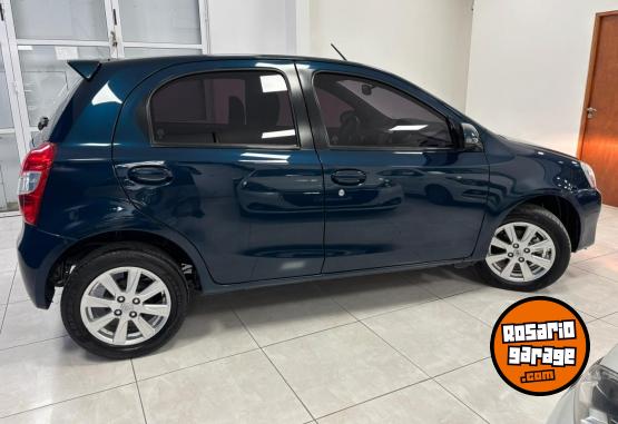 Autos - Toyota ETIOS XLS 2016 Nafta 78000Km - En Venta