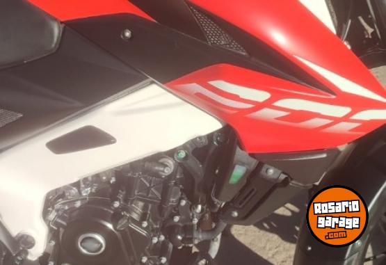 Motos - Bajaj Rousser NS200 2023 Nafta 7500Km - En Venta