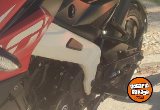 Motos - Bajaj Rousser NS200 2023 Nafta 7500Km - En Venta