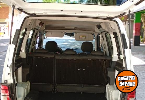 Utilitarios - Peugeot Partner 2018 GNC 106000Km - En Venta