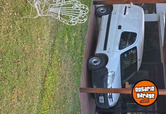 Utilitarios - Peugeot Parnert furgón 1.6 hdi 2015 Diesel 175000Km - En Venta