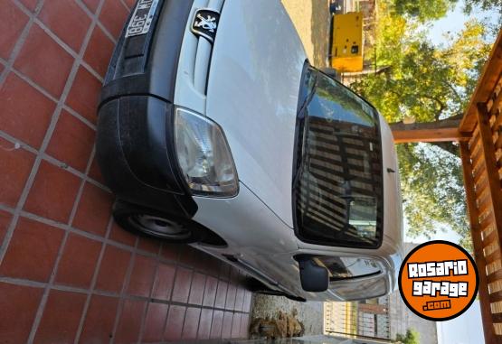 Utilitarios - Peugeot Parnert furgón 1.6 hdi 2015 Diesel 175000Km - En Venta