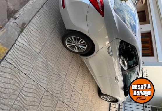 Autos - Toyota Corolla Seg 2017 Nafta 110000Km - En Venta