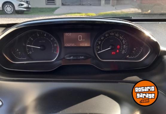 Autos - Peugeot 208 feline 2014 Nafta 106000Km - En Venta