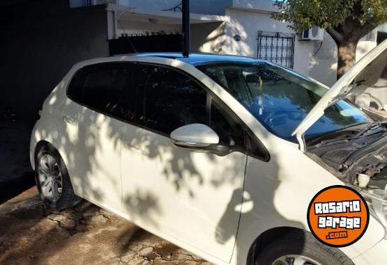 Autos - Peugeot 208 feline 2014 Nafta 106000Km - En Venta
