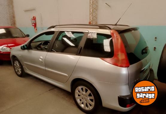 Autos - Peugeot 207 2011 Nafta 100000Km - En Venta