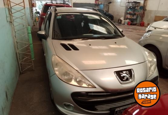 Autos - Peugeot 207 2011 Nafta 100000Km - En Venta