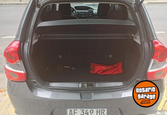Autos - Toyota Etios 2022 Nafta 111111Km - En Venta