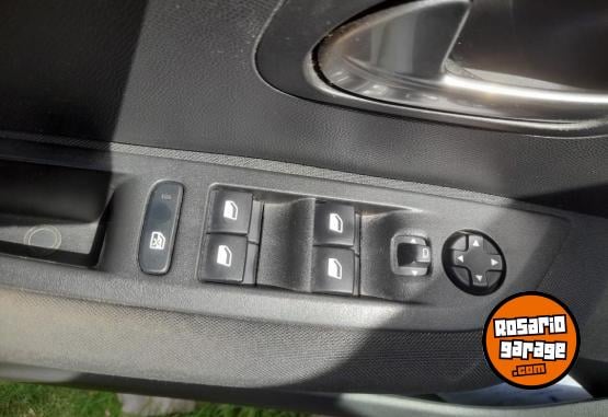 Autos - Peugeot 208 2021 Nafta 65000Km - En Venta