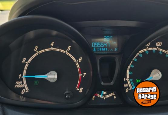 Autos - Ford Fiesta kinetic SE 2015 Nafta 96000Km - En Venta