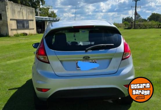Autos - Ford Fiesta kinetic SE 2015 Nafta 96000Km - En Venta