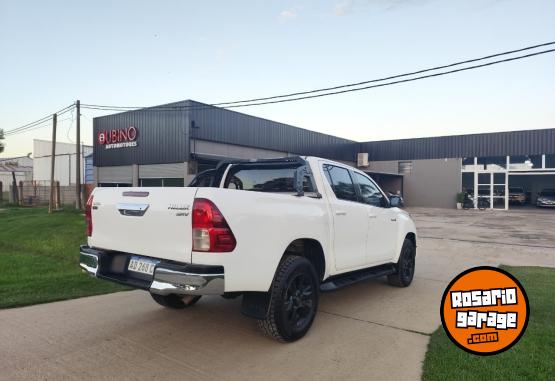 Camionetas - Toyota Hilux DC SRV 3.0 TDI 4x2 2018 Diesel 237700Km - En Venta