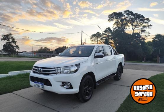 Camionetas - Toyota Hilux DC SRV 3.0 TDI 4x2 2018 Diesel 237700Km - En Venta