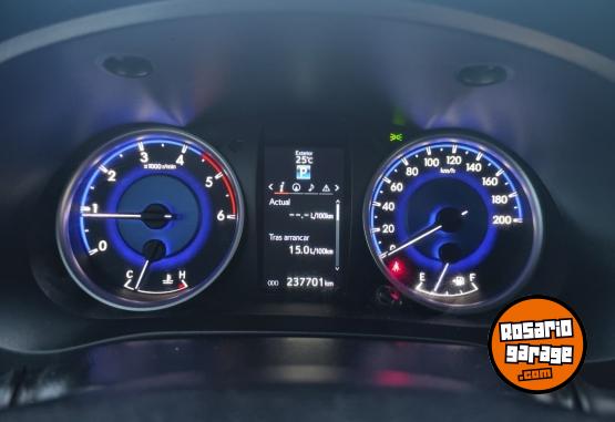 Camionetas - Toyota Hilux DC SRV 3.0 TDI 4x2 2018 Diesel 237700Km - En Venta