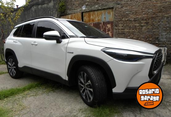 Autos - Toyota Corolla Cross SEG Hibr. 2022 Electrico / Hibrido 59000Km - En Venta