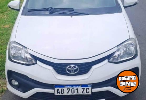 Autos - Toyota ETIOS XLS 2017 Nafta 167000Km - En Venta