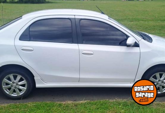 Autos - Toyota ETIOS XLS 2017 Nafta 167000Km - En Venta