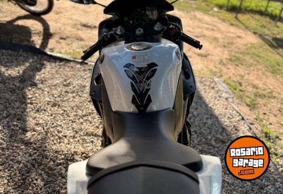 Motos - Yamaha YZF-R1 1000cc 2014 Nafta 22500Km - En Venta