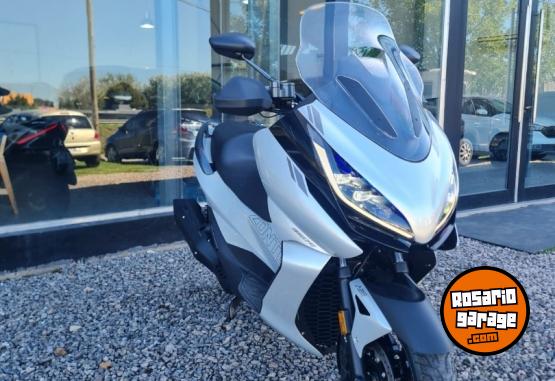 Motos - Zontes Scooter 350 E 2025 Nafta 1600Km - En Venta