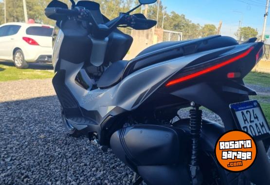Motos - Zontes Scooter 350 E 2025 Nafta 1600Km - En Venta