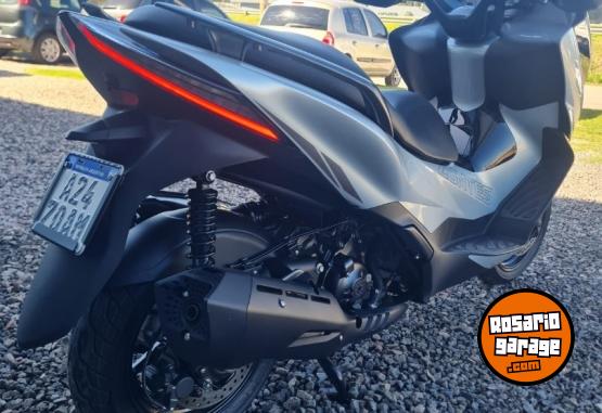 Motos - Zontes Scooter 350 E 2025 Nafta 1600Km - En Venta