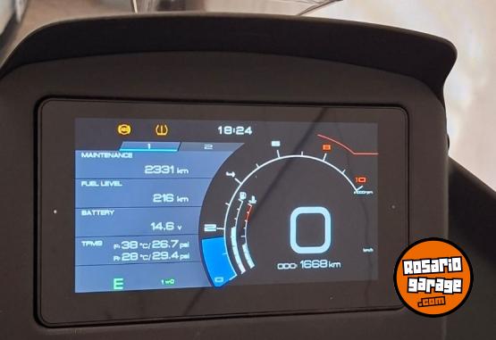 Motos - Zontes Scooter 350 E 2025 Nafta 1600Km - En Venta