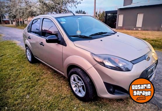 Autos - Ford Fiesta Max Impecable 2011 GNC 86000Km - En Venta