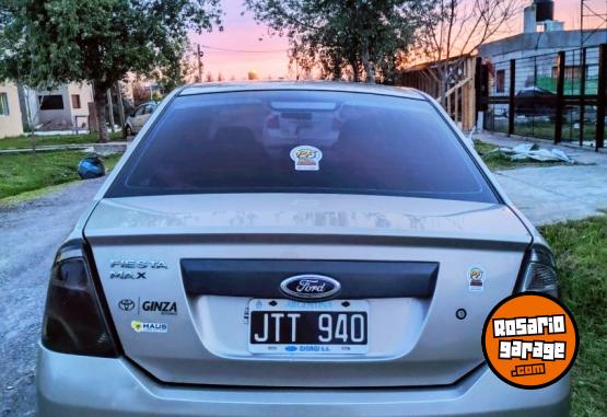 Autos - Ford Fiesta Max Impecable 2011 GNC 86000Km - En Venta