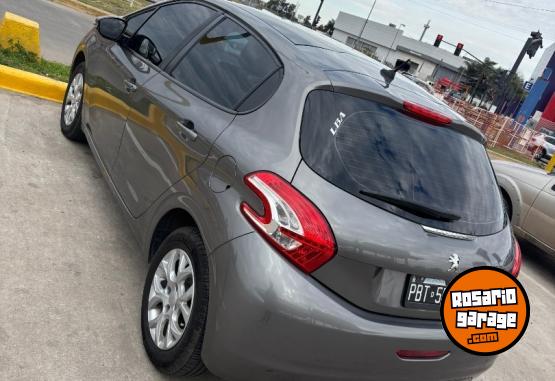 Autos - Peugeot 208 allure touchcreen 2015 Nafta 139500Km - En Venta