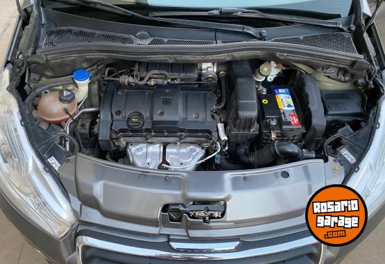 Autos - Peugeot 208 allure touchcreen 2015 Nafta 139500Km - En Venta