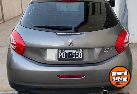 Autos - Peugeot 208 allure touchcreen 2015 Nafta 139500Km - En Venta