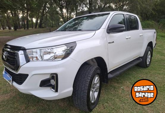 Camionetas - Toyota Hilux SR 4x4 2019 Diesel 295000Km - En Venta