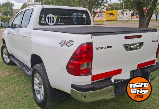 Camionetas - Toyota Hilux SR 4x4 2019 Diesel 295000Km - En Venta