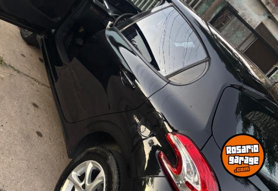 Autos - Peugeot 208 2015 Nafta 102000Km - En Venta