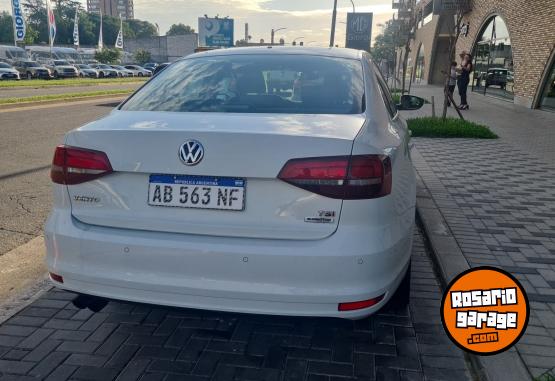 Autos - Volkswagen Vento luxury 2017 Nafta 71000Km - En Venta
