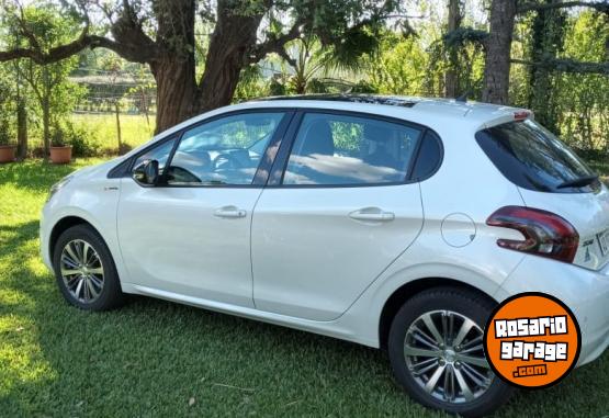Autos - Peugeot 208 INCONCERT 2019 Nafta 50700Km - En Venta