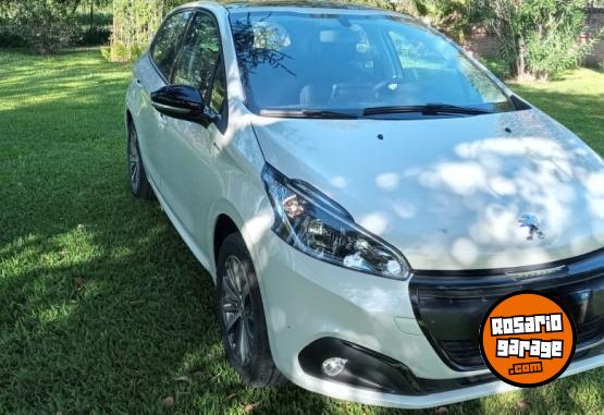 Autos - Peugeot 208 INCONCERT 2019 Nafta 50700Km - En Venta