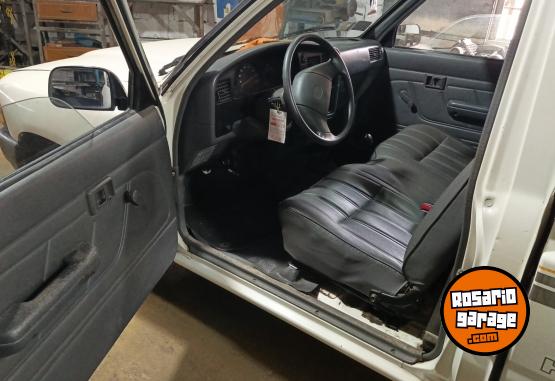 Camionetas - Toyota Hilux 4x2 1999 Diesel 413000Km - En Venta