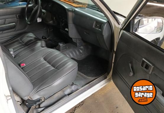 Camionetas - Toyota Hilux 4x2 1999 Diesel 413000Km - En Venta