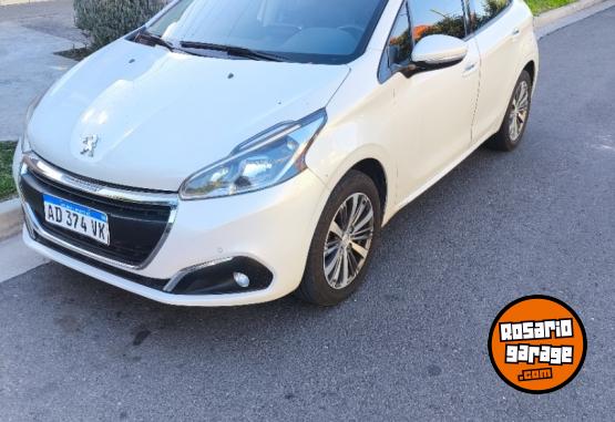 Autos - Peugeot 208 2019 Nafta 100000Km - En Venta