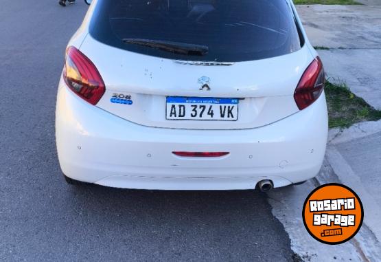 Autos - Peugeot 208 2019 Nafta 100000Km - En Venta