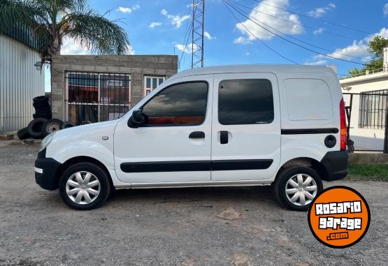 Utilitarios - Renault Kangoo 2015 Nafta 270000Km - En Venta
