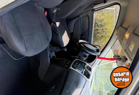 Autos - Renault Sandero 2017 Nafta 194715Km - En Venta