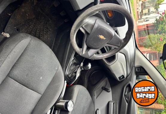 Autos - Chevrolet Ónix LT 2017 Nafta 77000Km - En Venta
