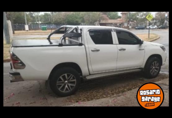 Camionetas - Toyota Hilux 4x2 D/C 2018 Diesel 128500Km - En Venta